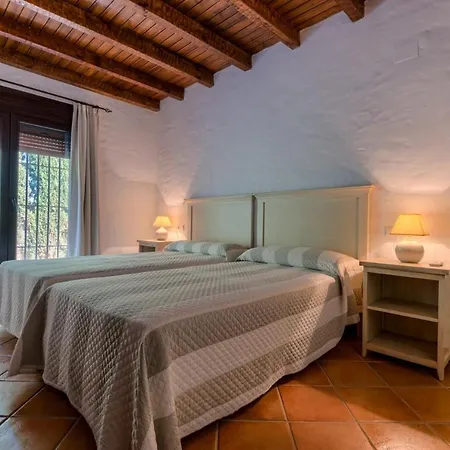 Hacienda Roche Viejo Апартаменти *