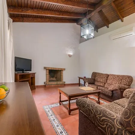 Hacienda Roche Viejo Апартаменти *