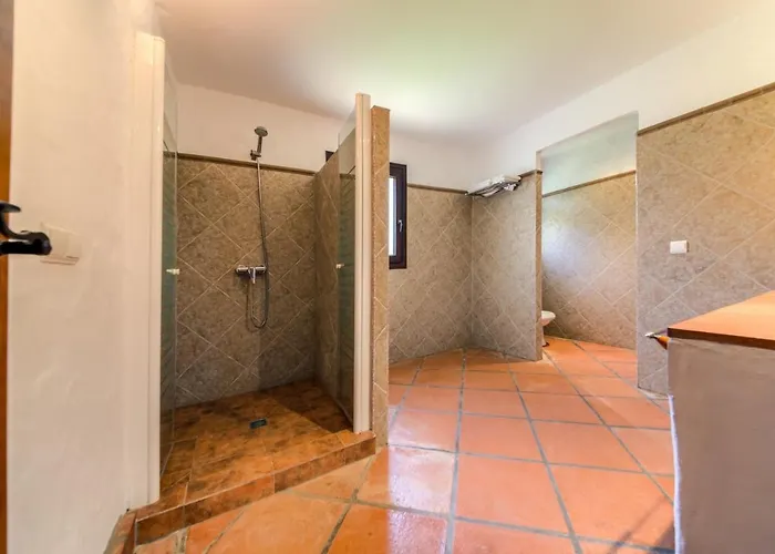 Hacienda Roche Viejo *